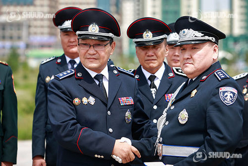 Алба хаагчдад цол, шагнал гардууллаа